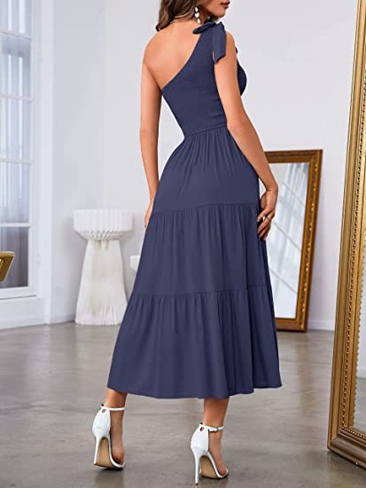 2025 New Summer Fashion Women's One-shoulder Pleated Layered Hem Split Dress (Copy)